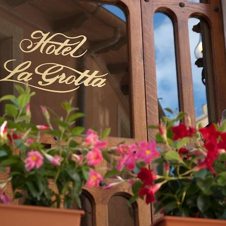 La Grotta Hotel ซานมารีโน ภายนอก รูปภาพ